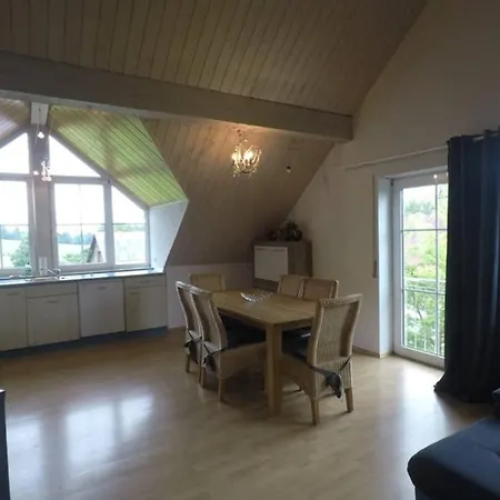Ferienwohnung Leutkirch Offen Hell Hoch Schoene Aussicht Leutkirch im Allgau Exterior photo